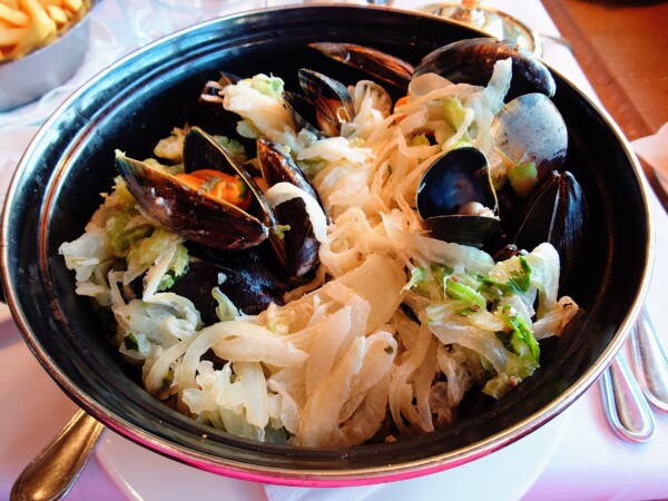 © VLife Blog vlife.blog Belgien Moules et frites in der Brasserie Rubens in Knokke-Heist.