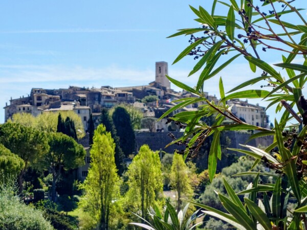 © VLife Blog vlife.blog Der malerisch auf einem Hügel gelegene Ort Saint-Paul-de-Vence.