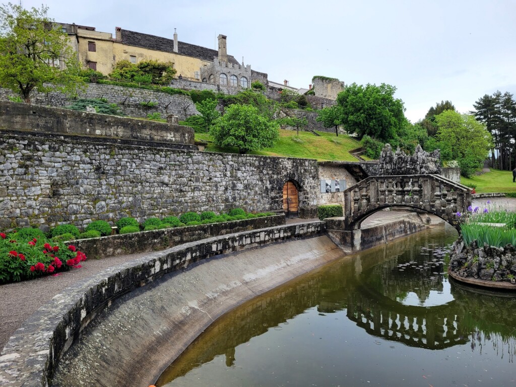 © VLife Blog – vlife.blog Der romantische Ferrari-Garten im mittelalterlichen Städtchen Štanjel.
