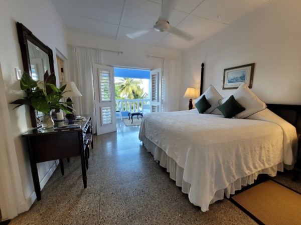 © VLife Blog vlife.blog – Die stilvolle Superior Balcony Suite im Jamaica Inn in Ocho Rios.