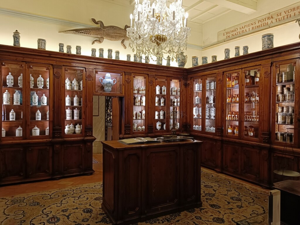© VLife Blog vlife.blog – Historische Apotheke im Aboca-Museum in Sensepolcro.