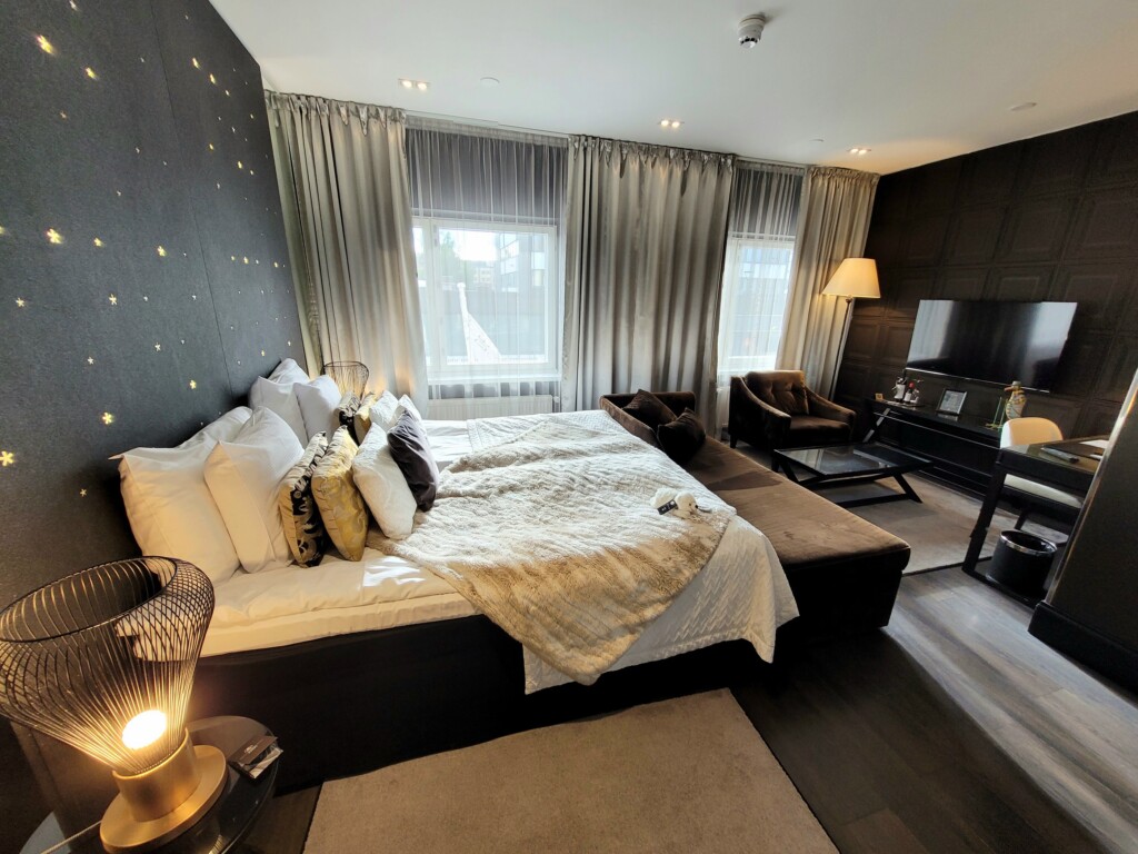 © VLife Blog vlife.blog Das schicke Arctic Light Hotel liegt im Zentrum von Rovaniemi. Bahamas Martini